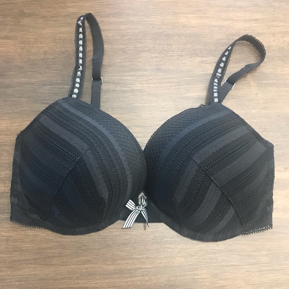 Victoria’s Secret Black Push up Bra 34DD